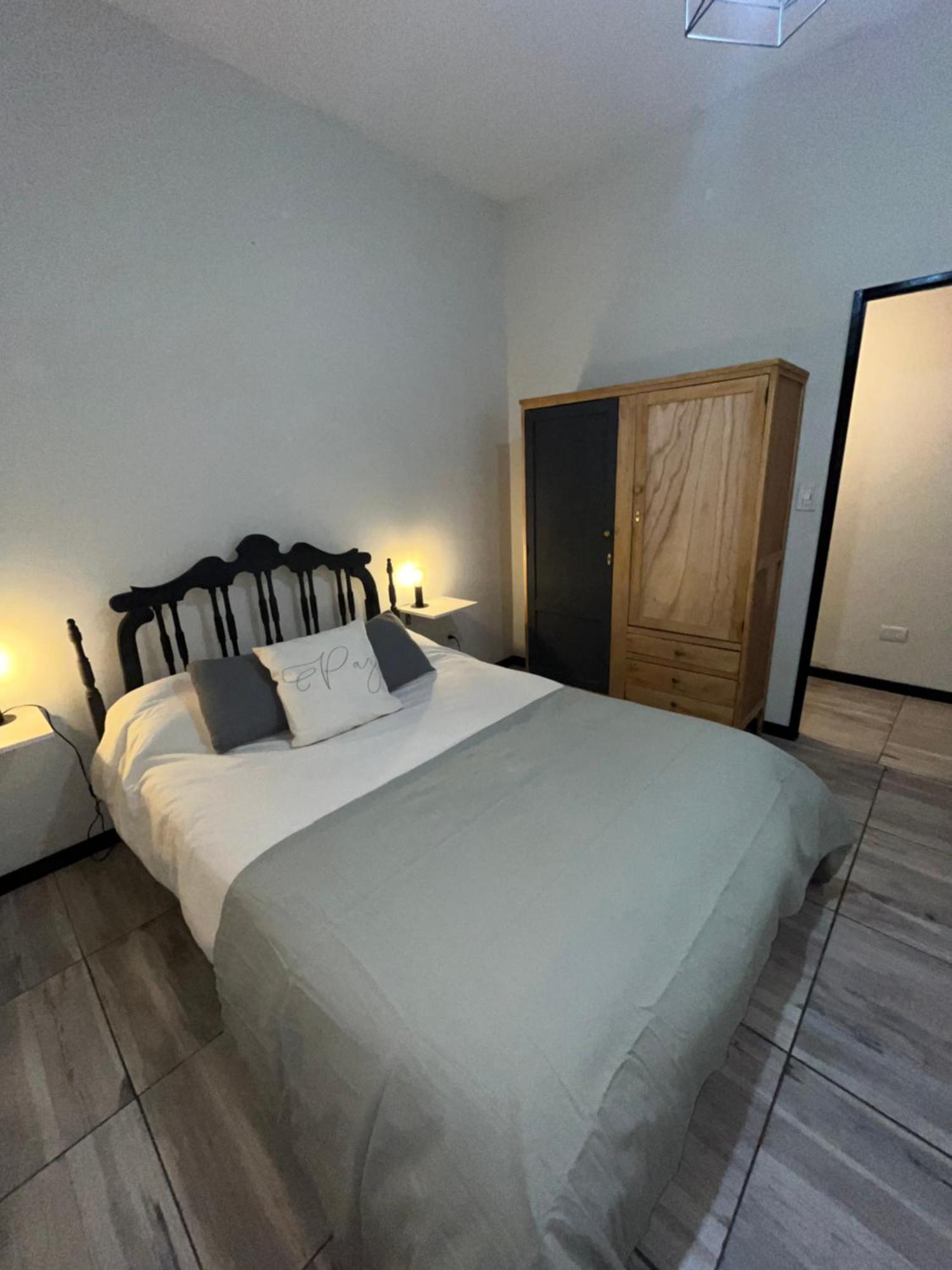 Departamento Espana A 3 Cuadras Plaza Independencia Mendoza Eksteriør bilde